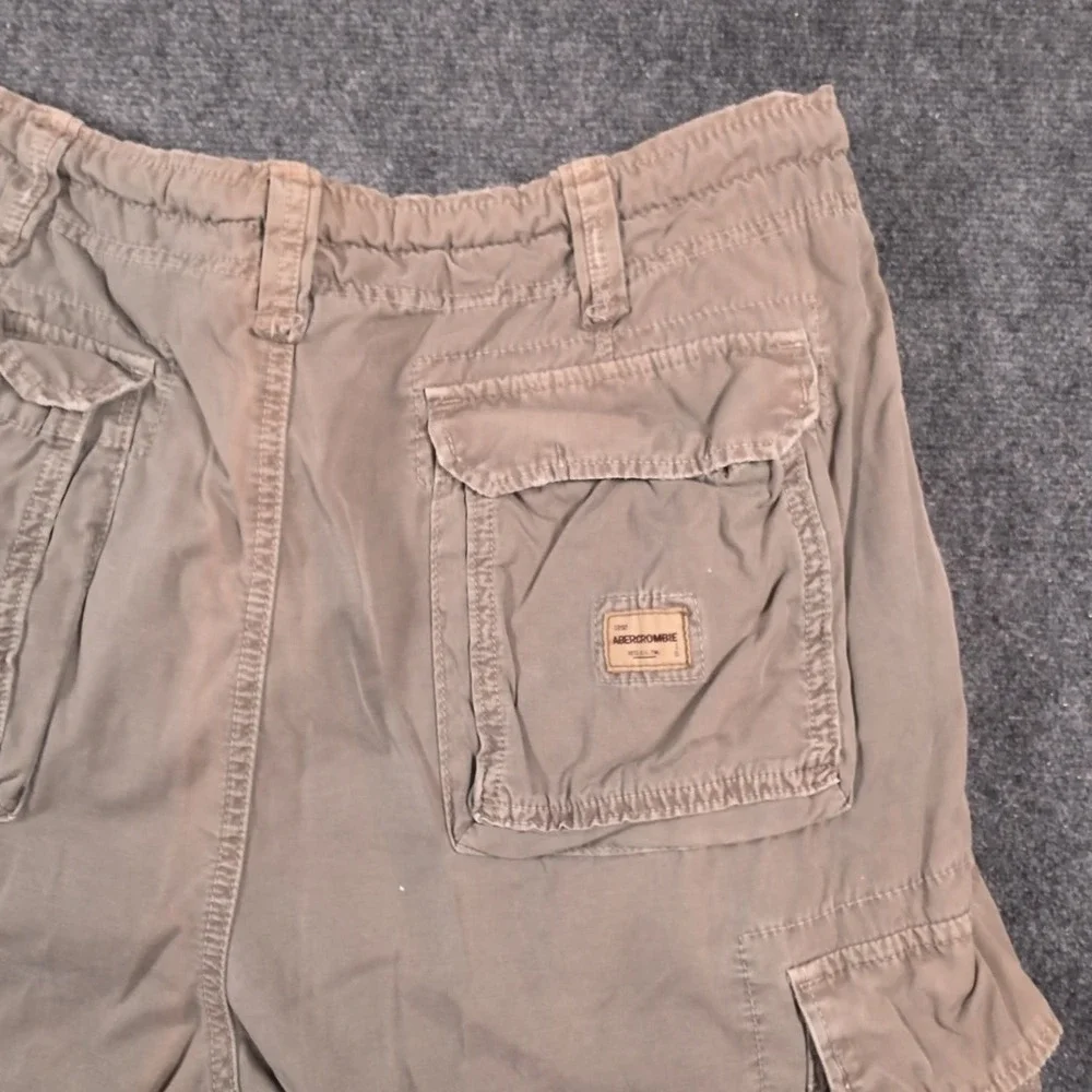VTG Abercrombie Cargo Shorts Mens XL Khaki Tan Cotton Elastic Waist Pockets